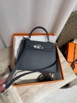 Сумка женская Kelly, 25, PHW Epsom leather  Hermes Артикул LUX-129858. Вид 1