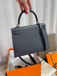 Сумка женская Kelly, 25, PHW Epsom leather  Hermes Артикул LUX-129858. Вид 6