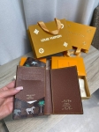 Обложка на паспорт Louis Vuitton Артикул LUX-130226. Вид 3