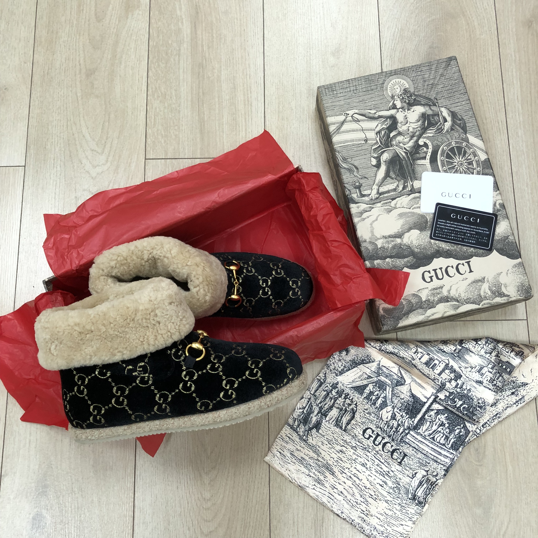 Ботинки женские Gucci LUX-21937 фото Ботинки женские Gucci Артикул LUX-21937