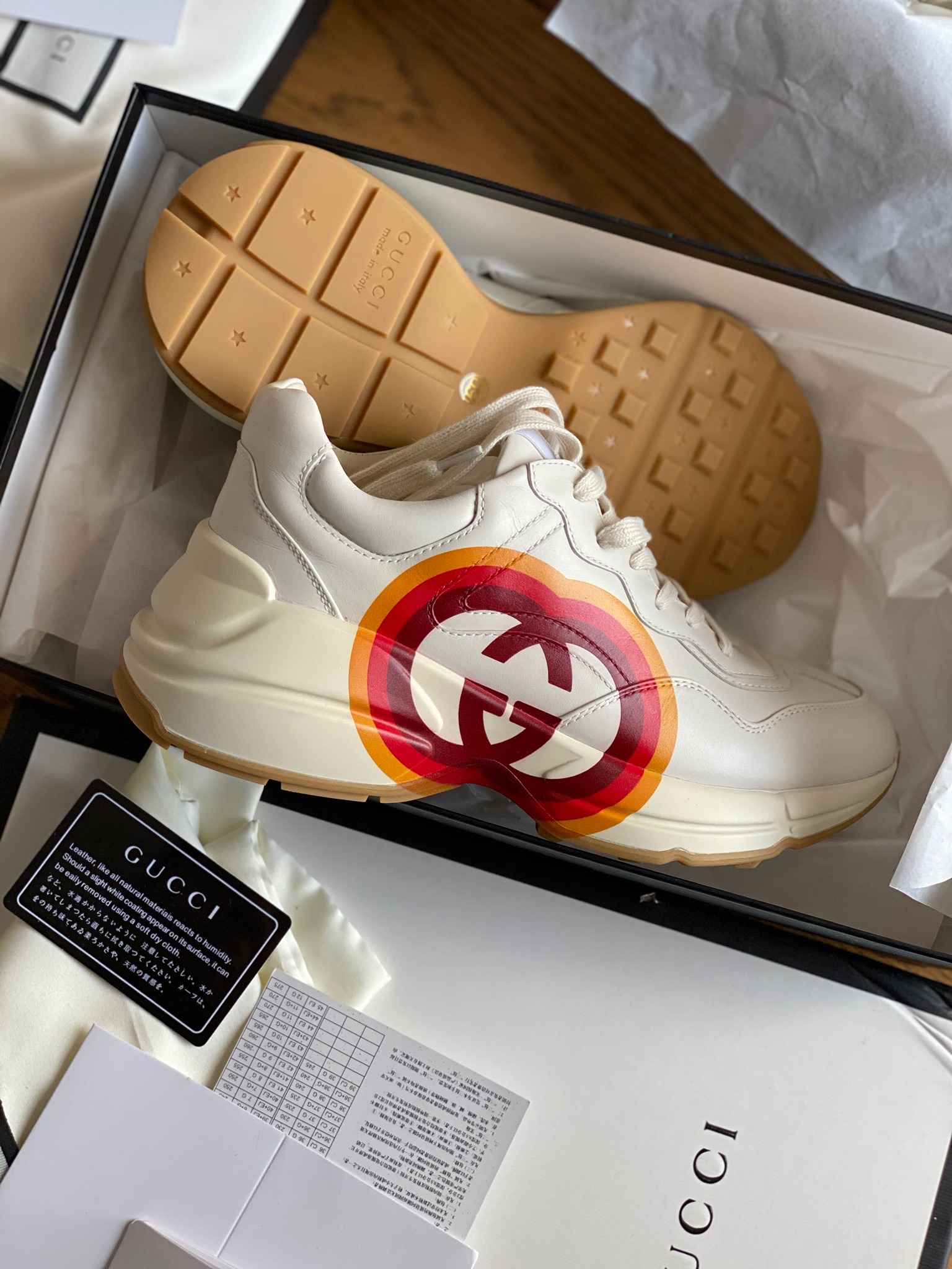 Кроссовки женские Gucci LUX-26936 фото Кроссовки женские Gucci Артикул LUX-26936