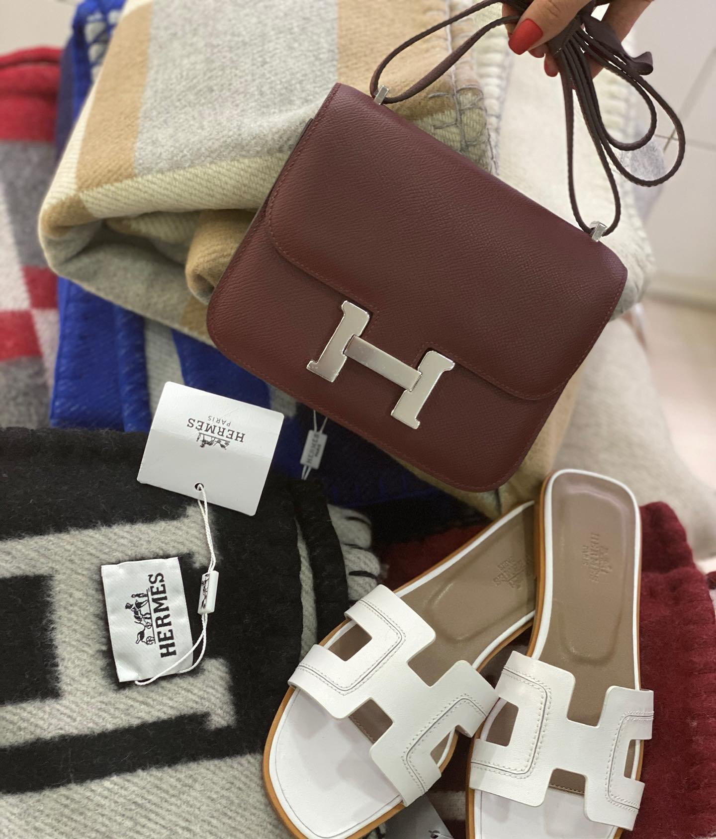 Conctance 18 cm, Epsom Color Rouge H Hermes LUX-36707 фото Conctance 18 cm, Epsom Color Rouge H Hermes Артикул LUX-36707