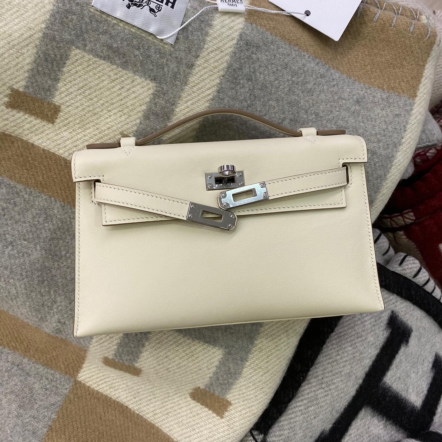Сумка женская Kelly Pochette PHW, Swift Color Craie, Hermes LUX-36708 фото Сумка женская Kelly Pochette PHW, Swift Color Craie, Hermes Артикул LUX-36708