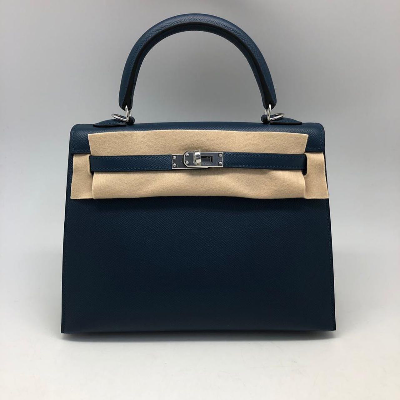 Сумка женская Hermes Kelly 25 cm,Epsom Color Bleu De Prusse Hermes LUX-37275 фото Сумка женская Hermes Kelly 25 cm,Epsom Color Bleu De Prusse Hermes Артикул LUX-37275