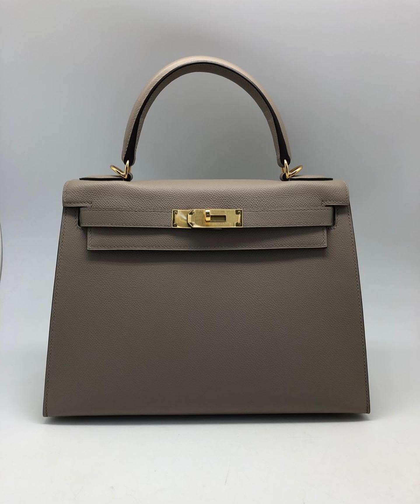 Сумка женская Hermes Kelly 28 cm,Epsom Color Etoupe Hermes LUX-37279 фото Сумка женская Hermes Kelly 28 cm,Epsom Color Etoupe Hermes Артикул LUX-37279