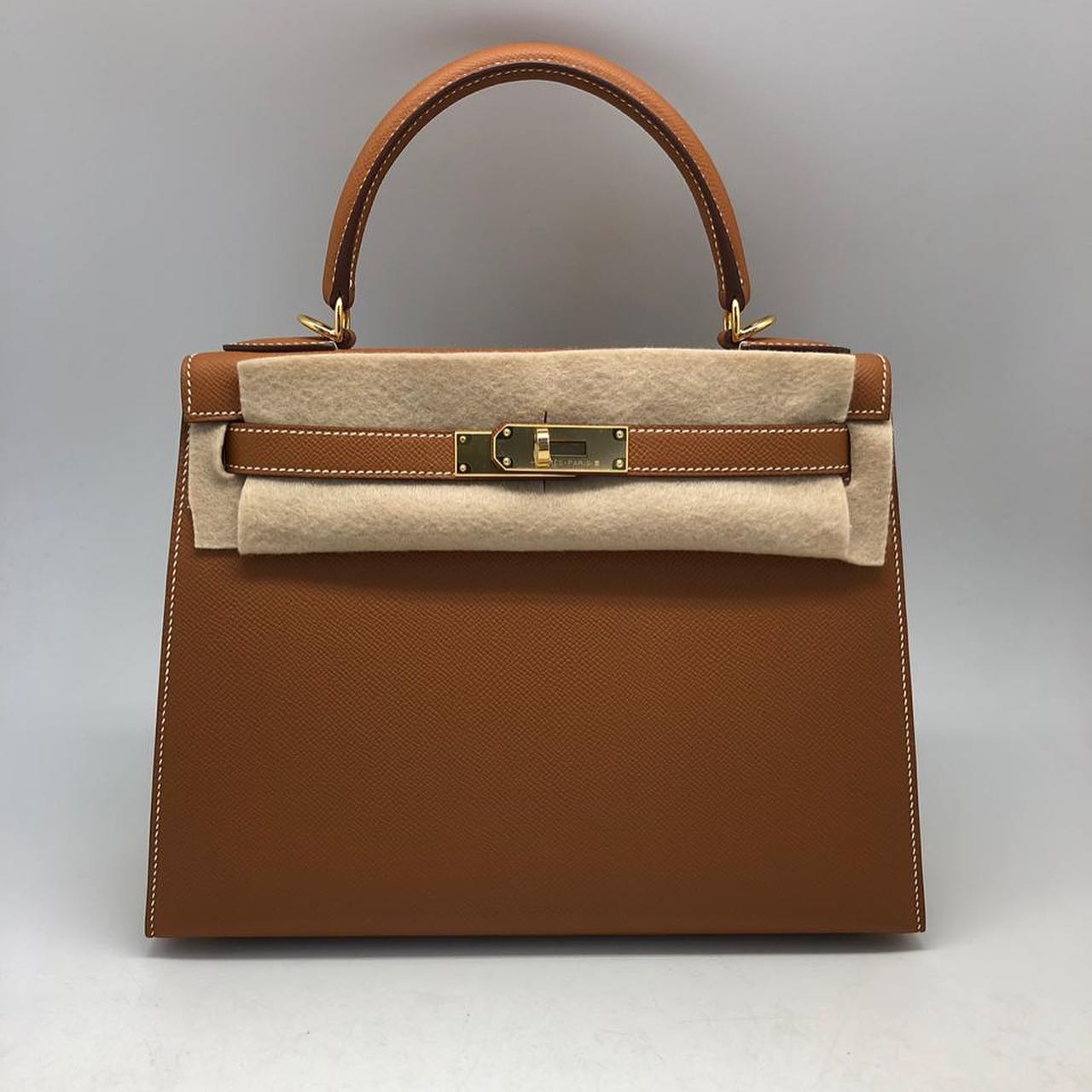 Сумка женская Hermes Kelly 28 cm,Epsom Color Cognac Hermes LUX-37282 фото Сумка женская Hermes Kelly 28 cm,Epsom Color Cognac Hermes Артикул LUX-37282