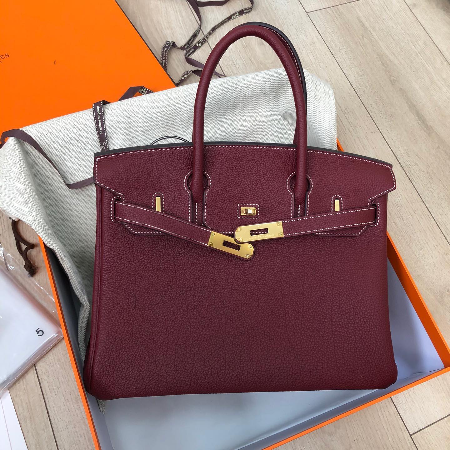 Сумка женская Hermes Birkin , color Ruby , 30 cm Hermes LUX-38023 фото Сумка женская Hermes Birkin , color Ruby , 30 cm Hermes Артикул LUX-38023