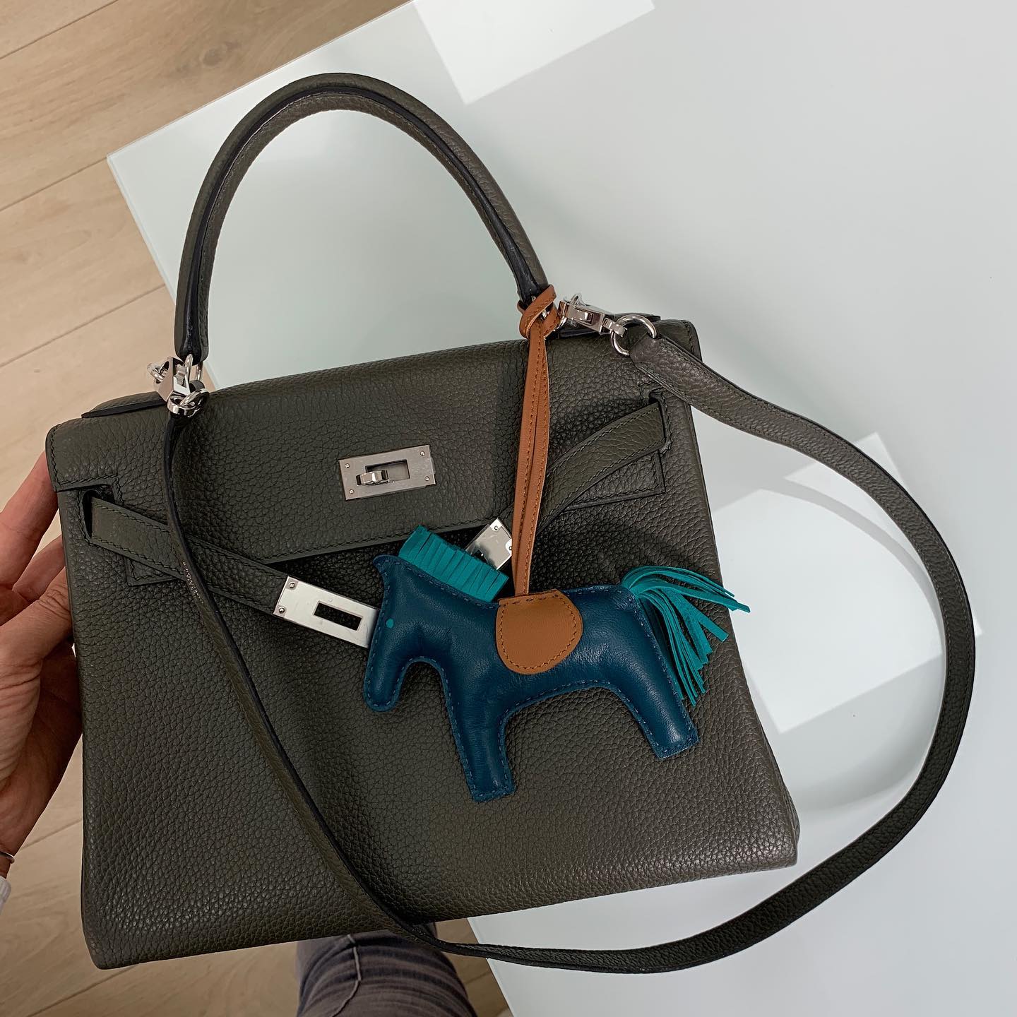 Сумка женская Hermes Kelly 25 cm, Togo, PHW Hermes LUX-38072 фото Сумка женская Hermes Kelly 25 cm, Togo, PHW Hermes Артикул LUX-38072