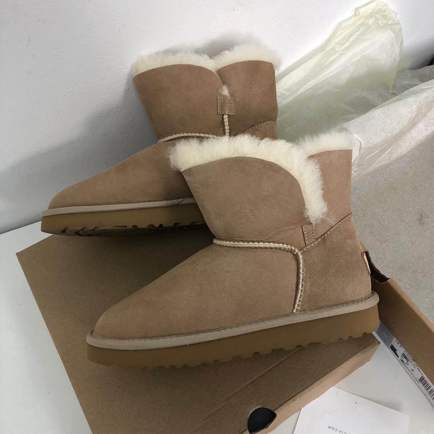 Mini Cuff Chestnut Ugg Australia LUX-40209 фото Mini Cuff Chestnut Ugg Australia Артикул LUX-40209