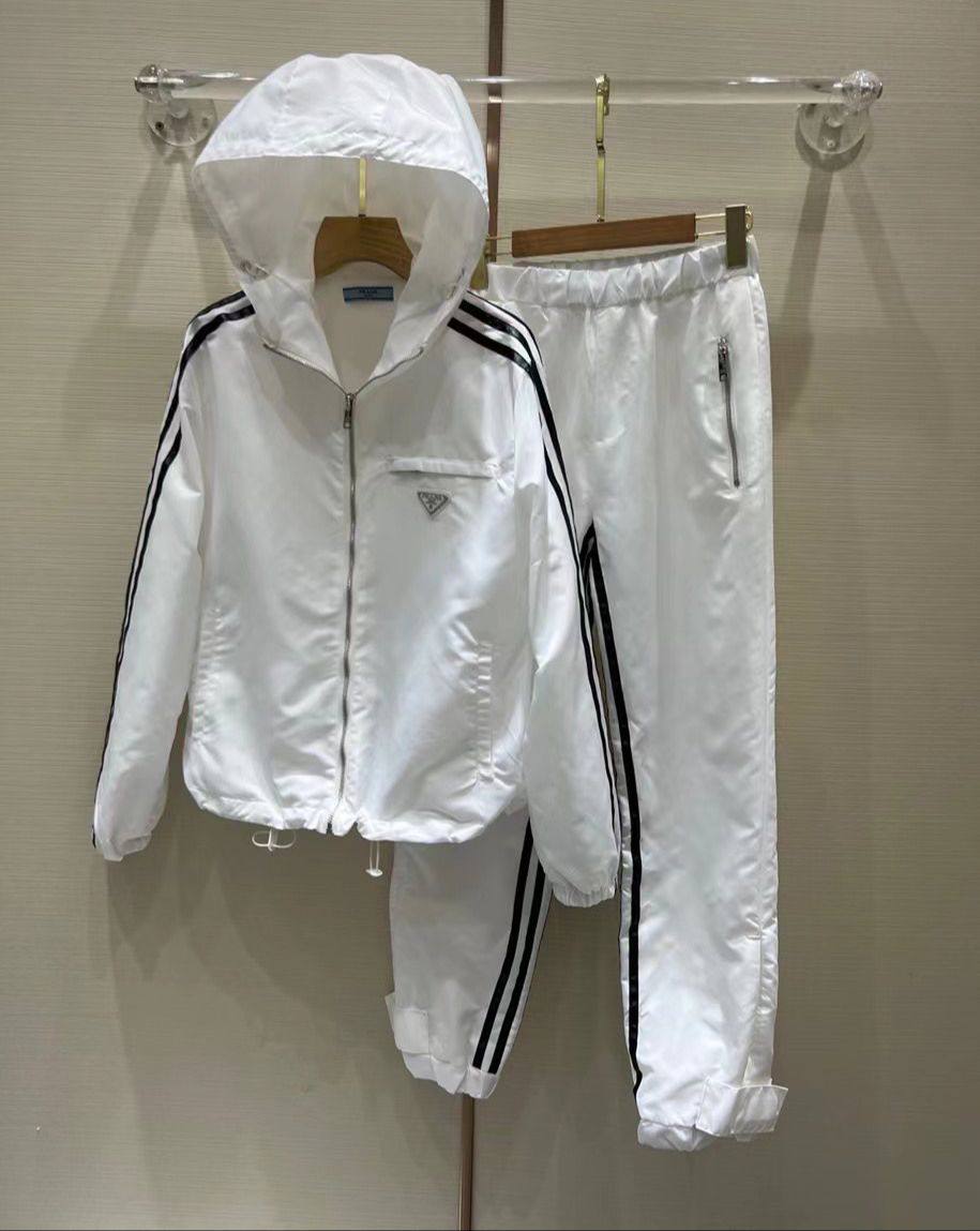 Костюм спортивный Prada LUX-67127 фото Костюм спортивный Prada Артикул LUX-67127