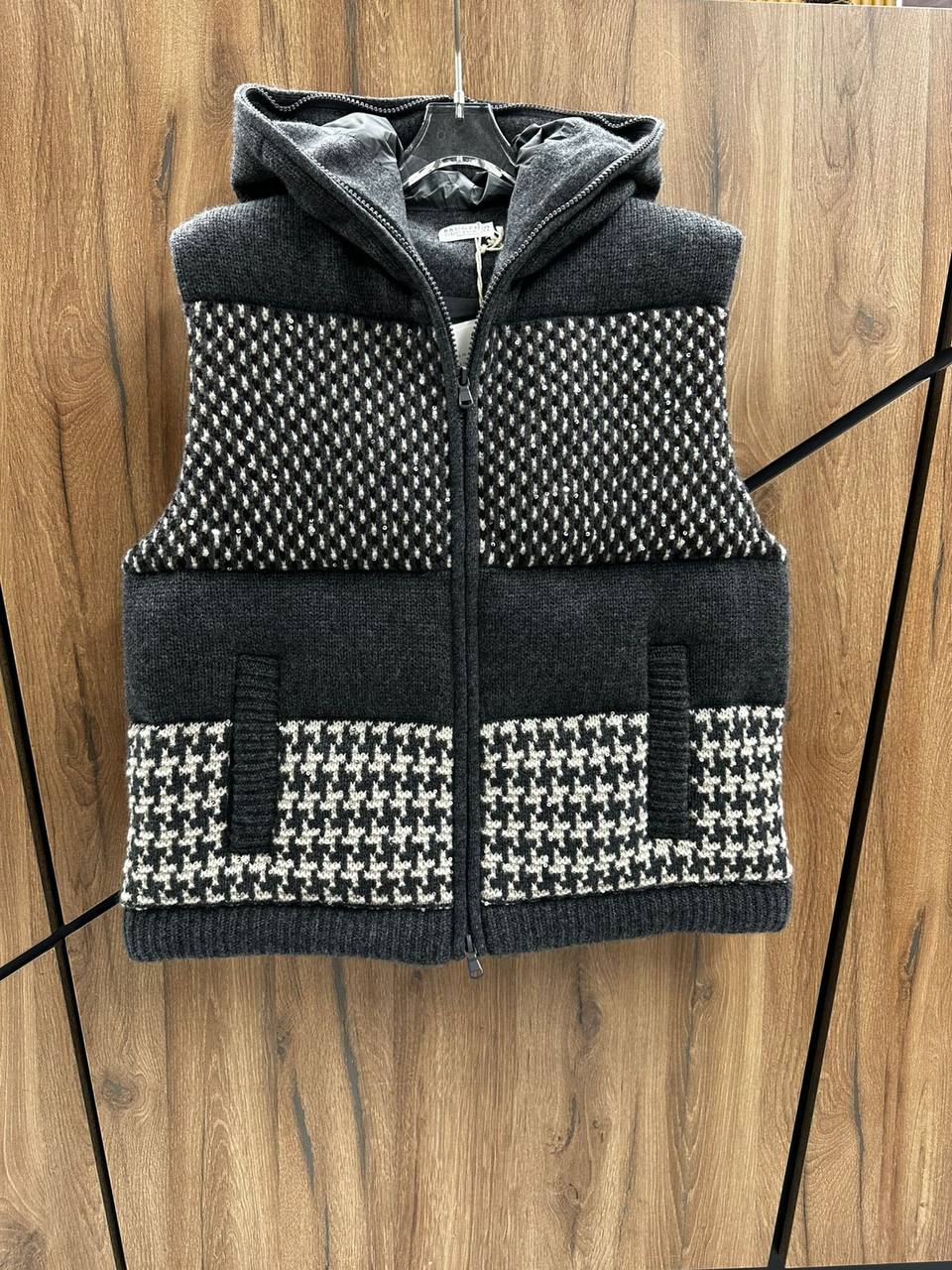 Жилет Brunello Cucinelli LUX-126175 фото Жилет Brunello Cucinelli Артикул LUX-126175