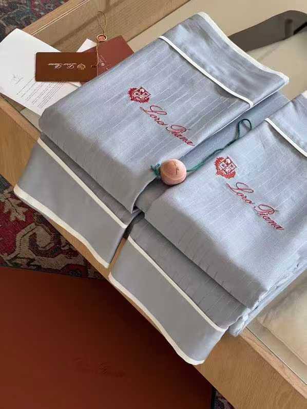 Комплект постельного белья Loro Piana LUX-127056 фото Комплект постельного белья Loro Piana Артикул LUX-127056