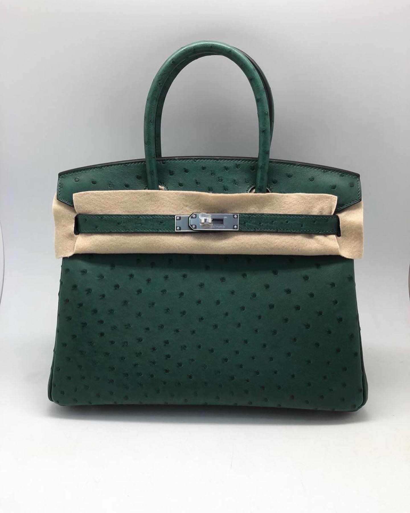 Сумка женская BIRKIN Ostrich GHW, 30 cm Hermes LUX-39956 фото Сумка женская BIRKIN Ostrich GHW, 30 cm Hermes Артикул LUX-39956