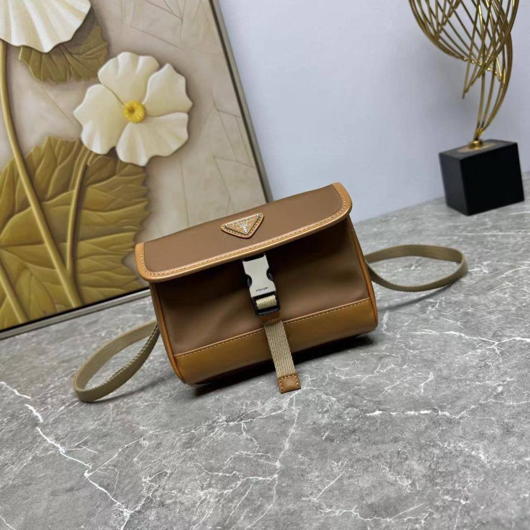 Сумка мужская  Prada LUX-125823 фото Сумка мужская  Prada Артикул LUX-125823