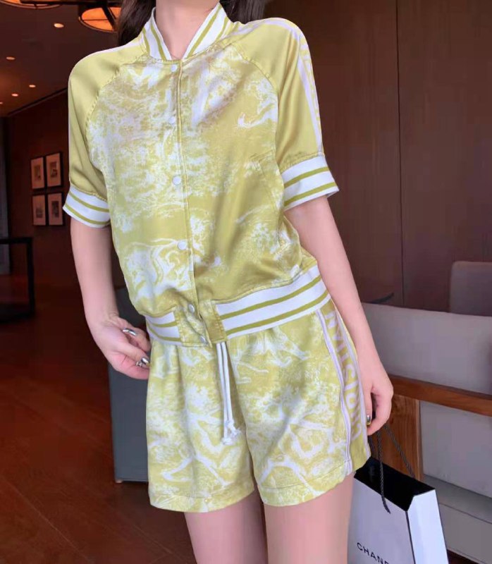 Костюм Christian Dior LUX-52446 фото Костюм Christian Dior Артикул LUX-52446