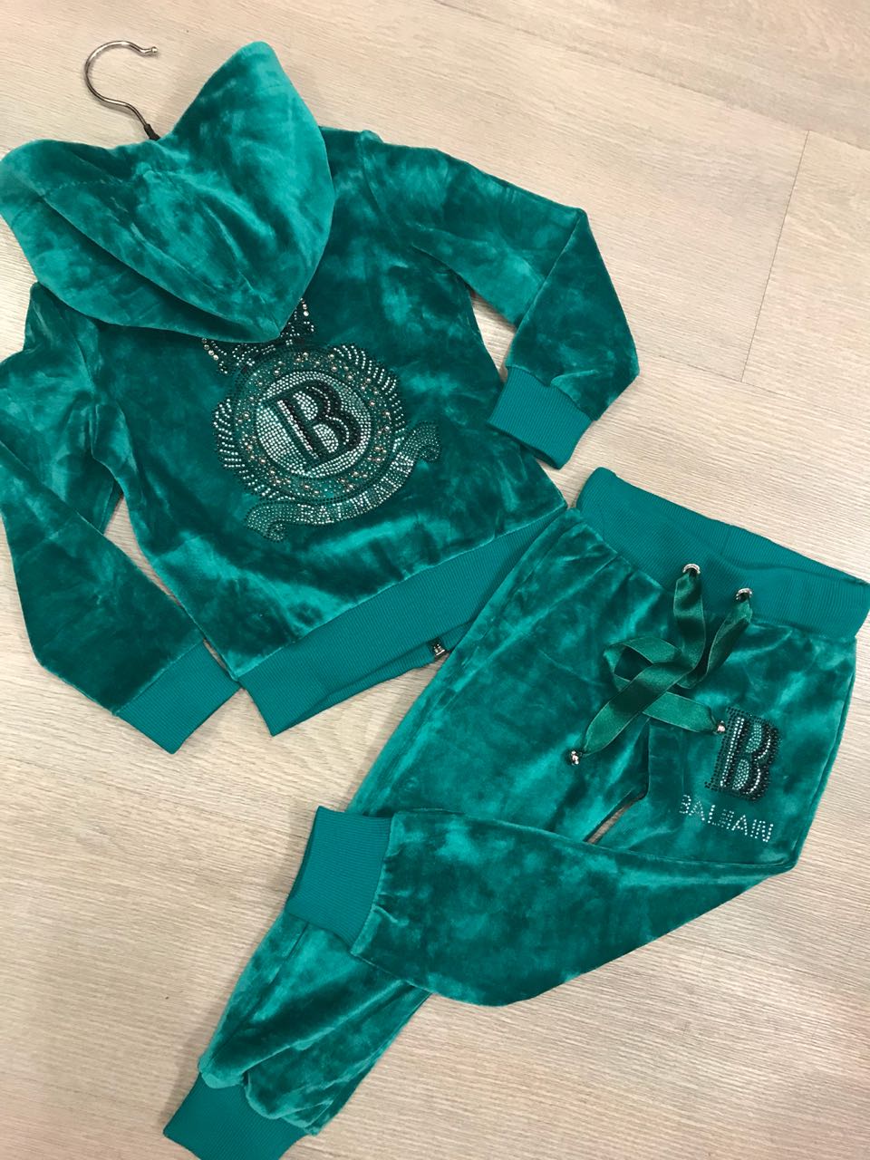 Костюм спортивный детский Balmain LUX-1147 фото Костюм спортивный детский Balmain Артикул LUX-1147