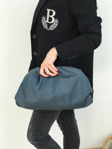 Клатч THE POUCH IN BUTTER CALF Bottega Veneta LUX-17979