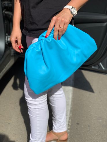 Клатч THE POUCH IN BUTTER CALF Bottega Veneta LUX-16643