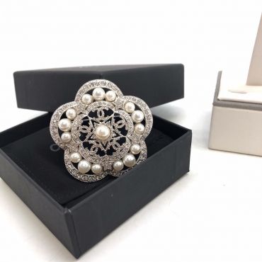 Брошь Chanel LUX-32139