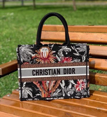 Сумка женская SMALL DIOR BOOK TOTE Christian Dior LUX-33170