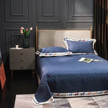 Покрывало с двумя  наволочками  Hermes LUX-34422