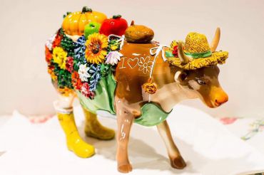 Статуэтка Корова-Доярушка  LUX-36799