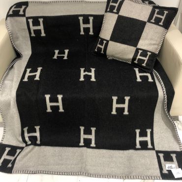  Комплект плед с подушкои Hermes LUX-38742