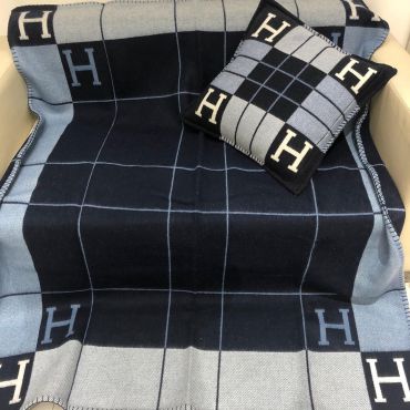  Комплект плед с подушкои Hermes LUX-38740