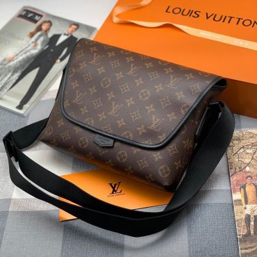 Сумка мужская Louis Vuitton LUX-38871