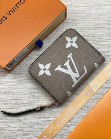 Кошелёк Louis Vuitton LUX-39517
