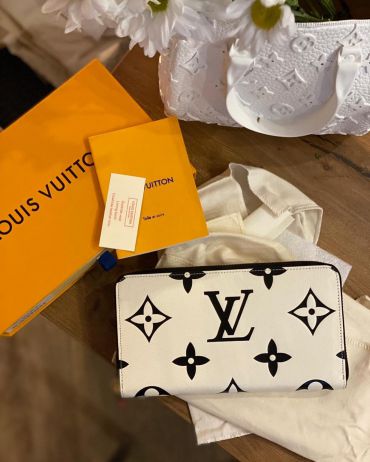  Кошелёк  Louis Vuitton LUX-40245