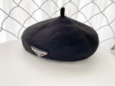 Берет  Prada LUX-40297