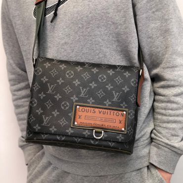 Сумка   мужская Louis Vuitton LUX-40235