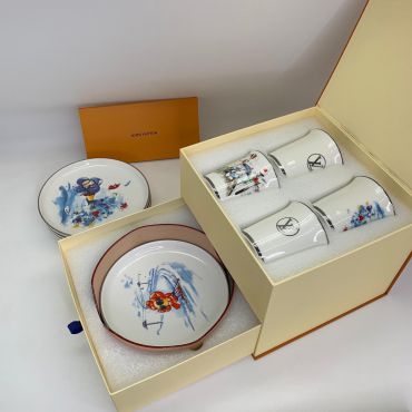 Набор на 4 персоны  Louis Vuitton LUX-42741