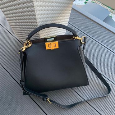 PEEKABOO ICONIC ESSENTIALLY 27 Fendi LUX-29760