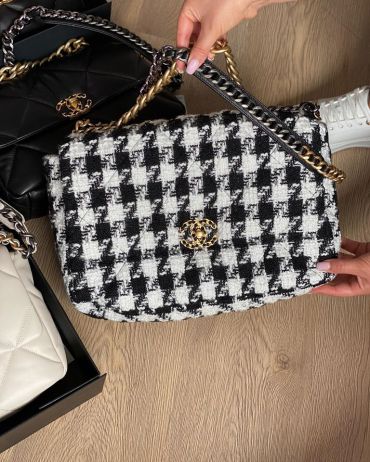  Сумка женская  Chanel 19 Chanel LUX-30108