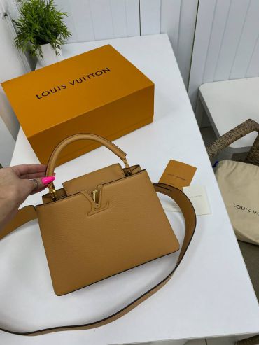  Сумка женская CAPUCINES 27 см Louis Vuitton LUX-83887