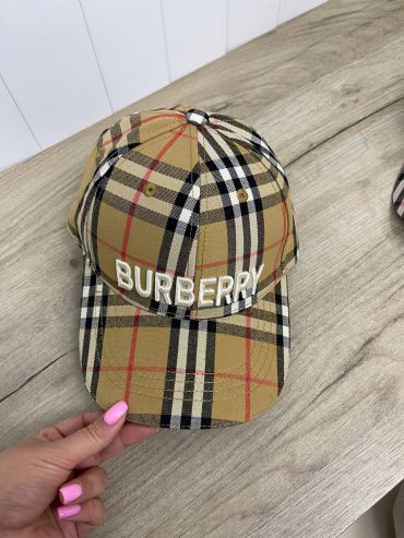 Бейсболка Burberry LUX-85117