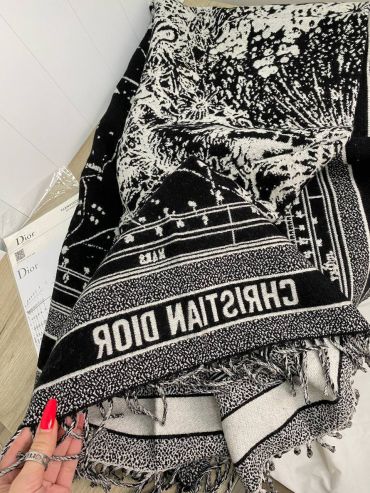 Шаль 140*140 Christian Dior LUX-126792