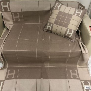  Комплект плед с подушкои Hermes LUX-38738