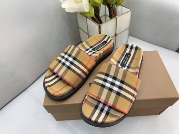 Шлёпанцы Burberry LUX-69900