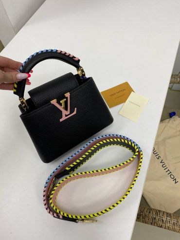 Сумка женская Capucines 20 см Louis Vuitton LUX-85685