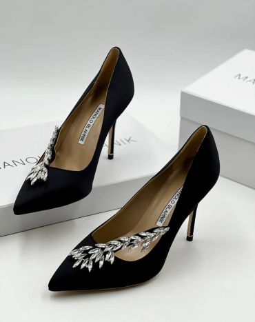 Атласные туфли-лодочки Manolo Blahnik LUX-82535