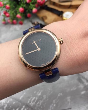 Часы женские Gucci АКС-1301