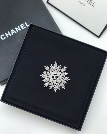 Брошь Chanel LUX-10692