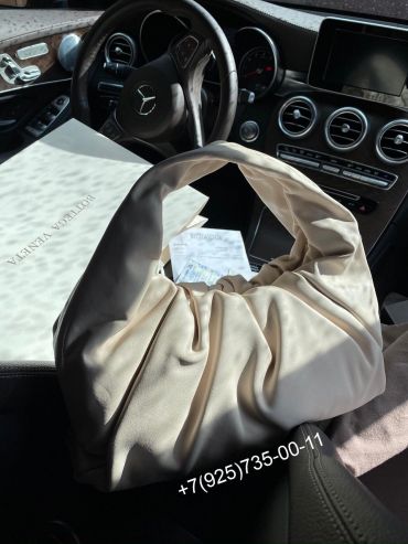 Сумка женская THE SHOULDER POUCH IN VITELLO Bottega Veneta LUX-30922