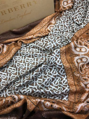 Палантин Burberry LUX-54848