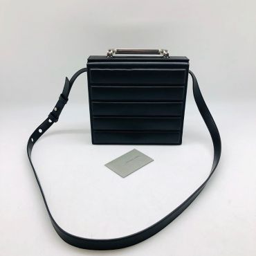 Сумка женская BAULETTO MINI IN VITELLO BUTTER IMBOTTITO Bottega Veneta LUX-23190