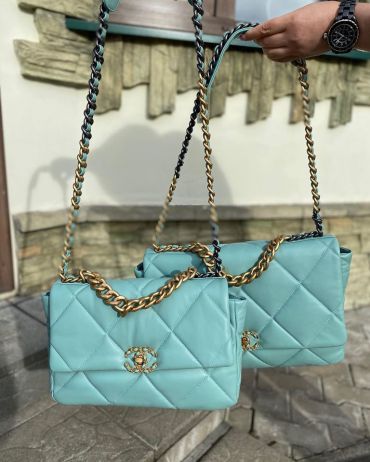  Сумка-конверт Chanel 19 30 см Chanel LUX-29739