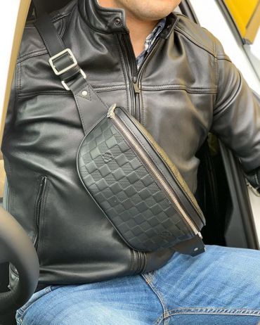Поясная сумка  Louis Vuitton LUX-29763